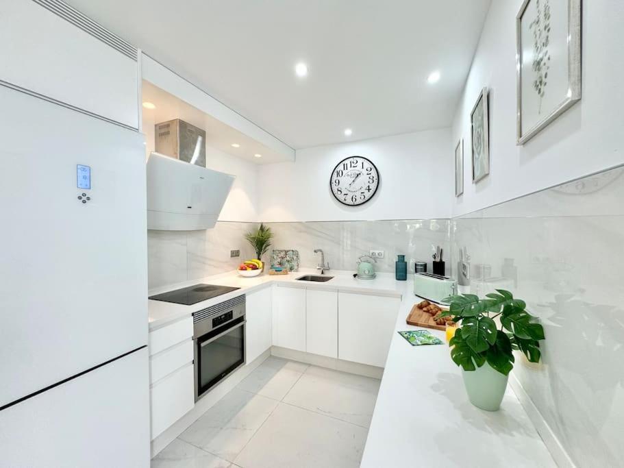 Welcome To Villa Bali A Luxurious Modern Getaway Los Cristianos  Zewnętrze zdjęcie