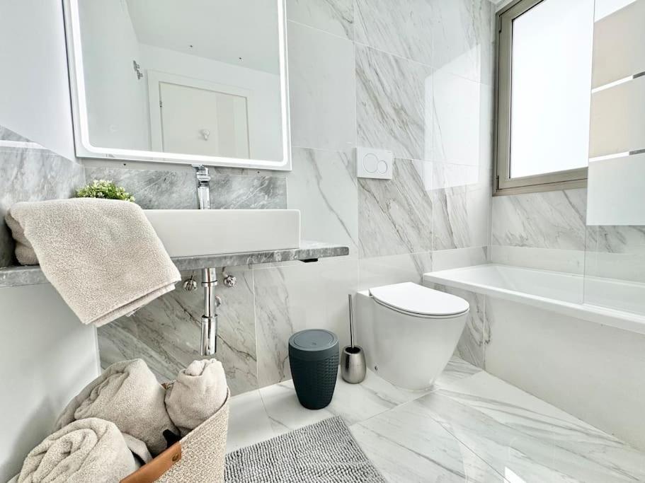 Welcome To Villa Bali A Luxurious Modern Getaway Los Cristianos  Zewnętrze zdjęcie